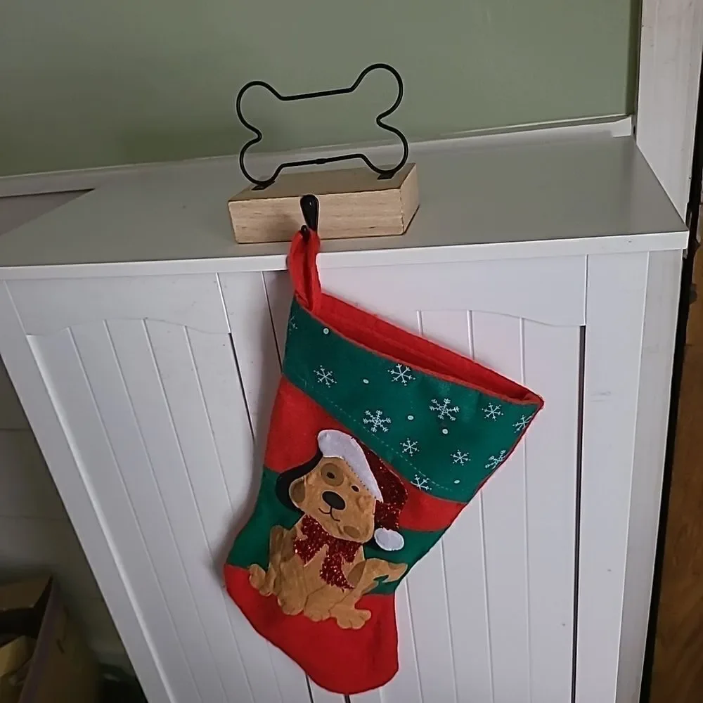 Pet Stocking and Hangar